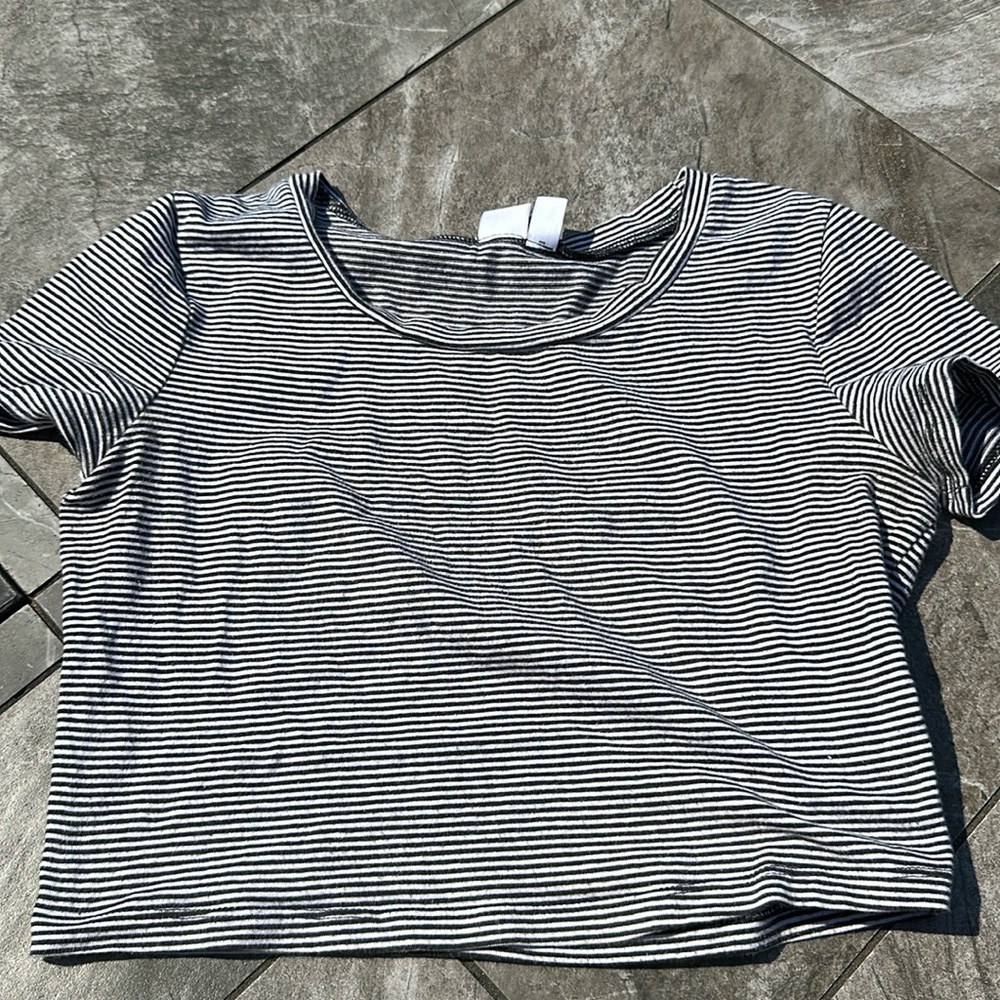 BP- black/white stripe crop top